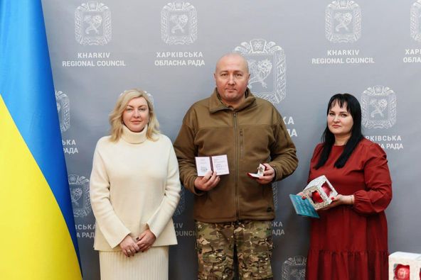 Тетяна Єгорова-Луценко вручила військовим відзнаки обласної ради