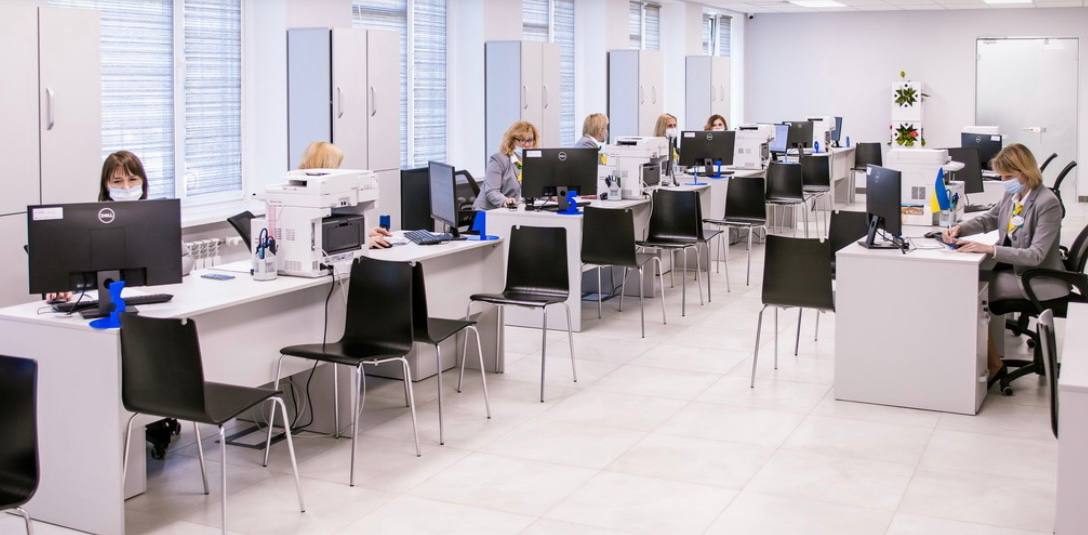 З початку повномасштабного російського вторгнення 28 громад Харківщини отримали допомогу на відновлення роботи ЦНАПів