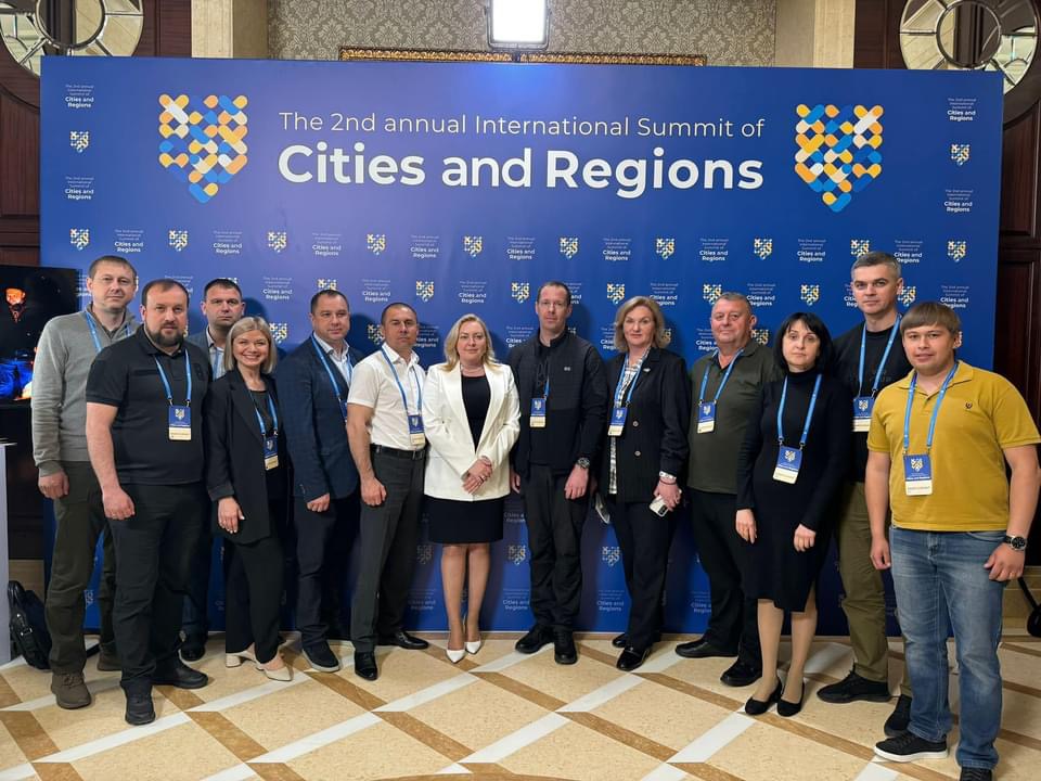 100 делегатів із 16 країн Європи, а також США, та більше 150 представників громад і регіонів України: у Києві пройшов  Другий  Міжнародний саміт міст і регіонів