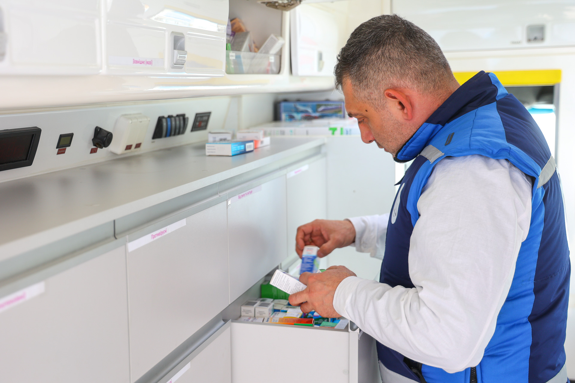 На Харківщині продовжується реалізація проєкту «Мобільні аптечні пункти»