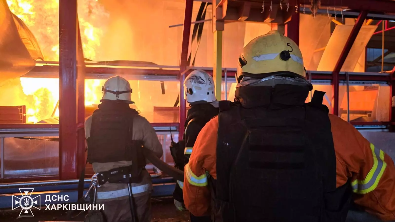 Харківщина знову під масованим ворожим обстрілом: є руйнування та постраждалі