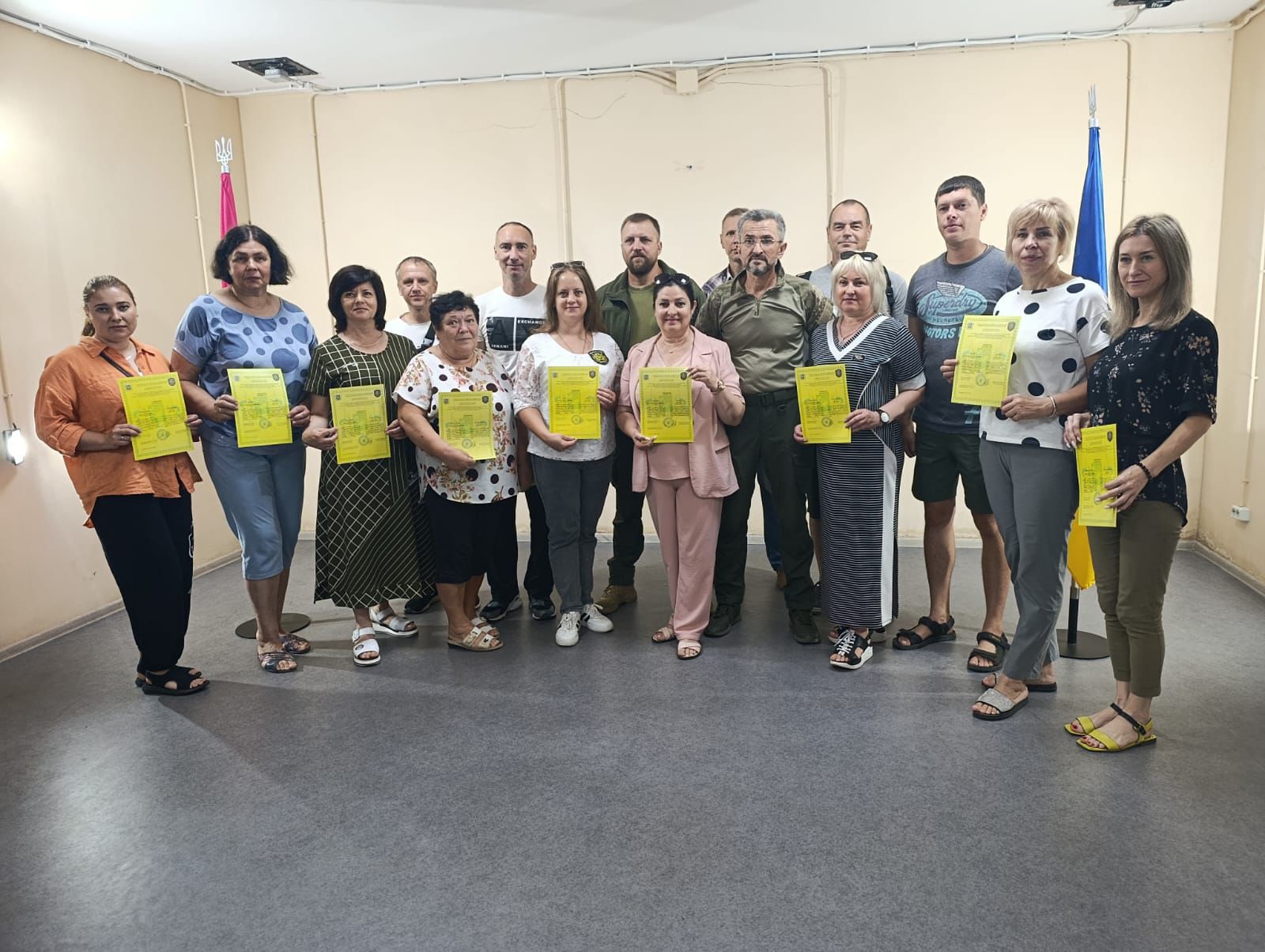 71 житель Дергачівської та Роганської громад Харківської області отримали сертифікати про закінчення курсу підготовки до національного спротиву