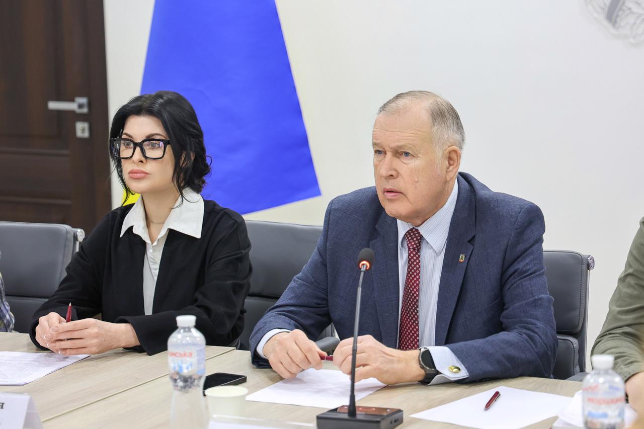 У Харківській обласній раді відбувся круглий стіл «Ветеранський простір НТУ “ХПІ”: перспективи, можливості, виклики»