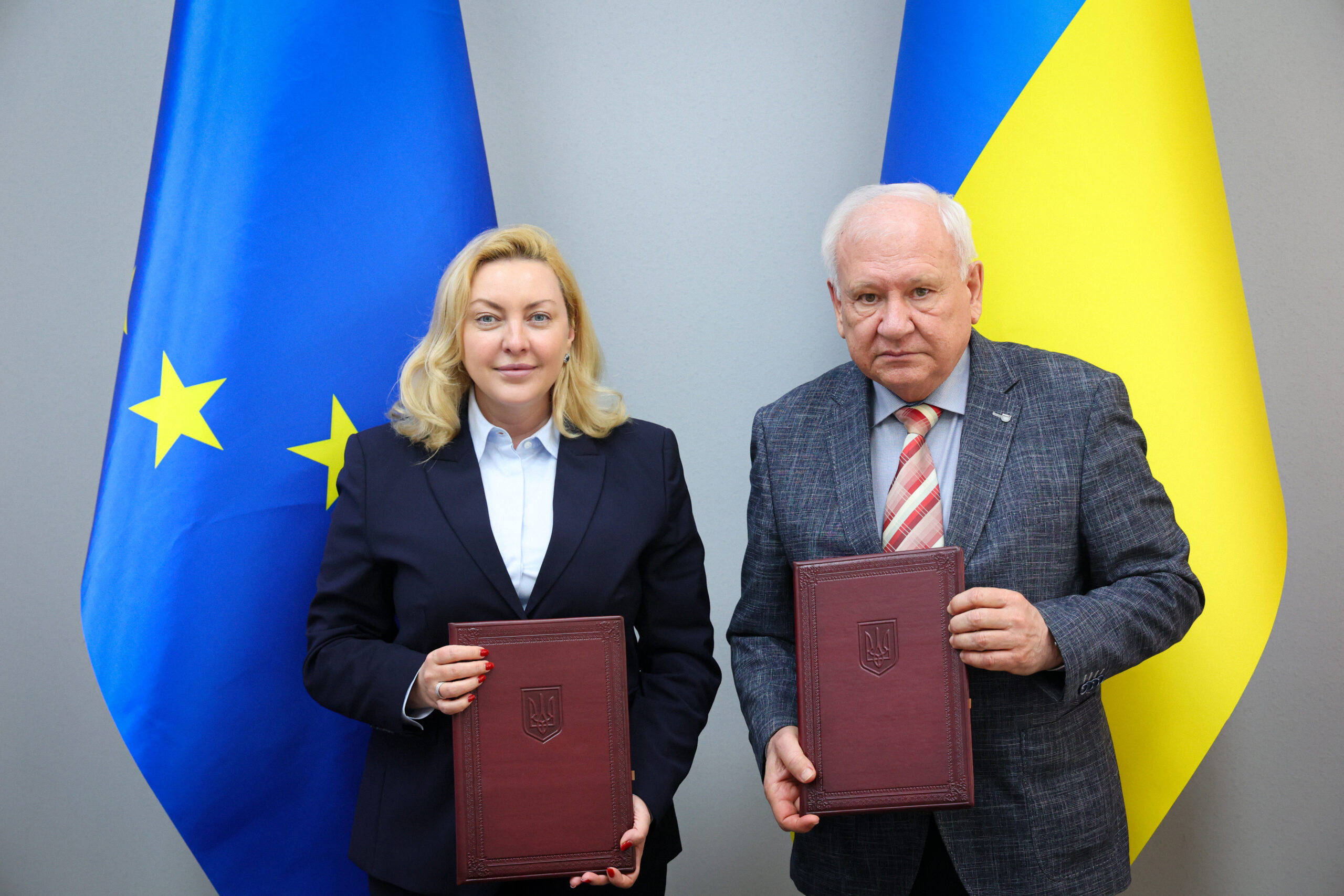 Харківська обласна рада та НАПрН України підписали Меморандум про співпрацю