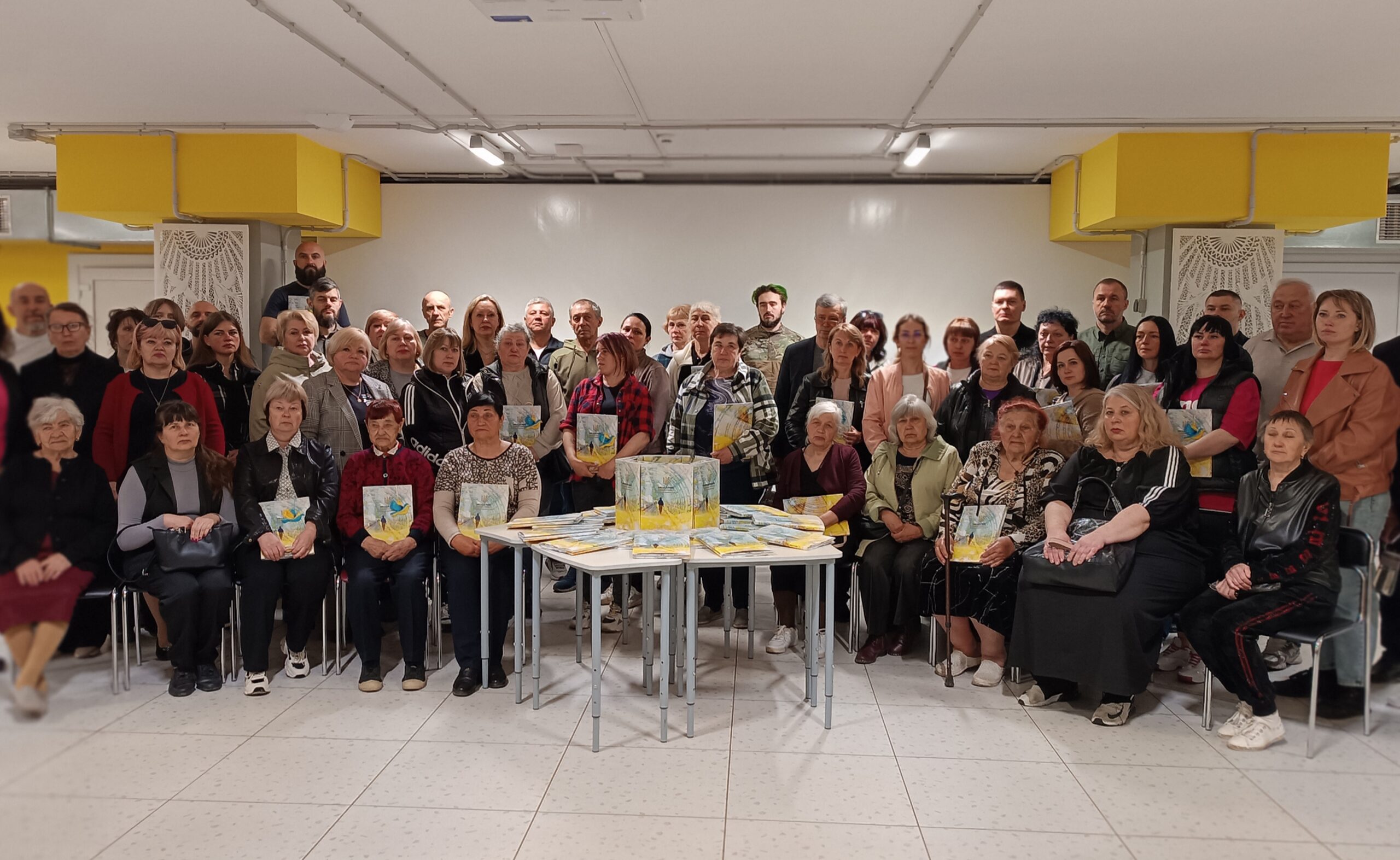 На Харківщині презентували другу книгу «Незламні: історії мужності і відваги нашого часу»