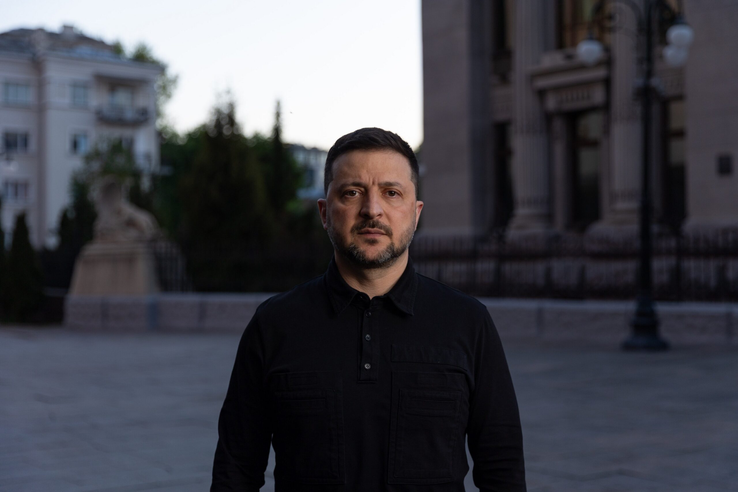 По сьогоднішньому дню бачимо, що Росія відповіла на нашу пропозицію припинення вогню тільки новими ударами й атаками – звернення Президента України Володимира Зеленського