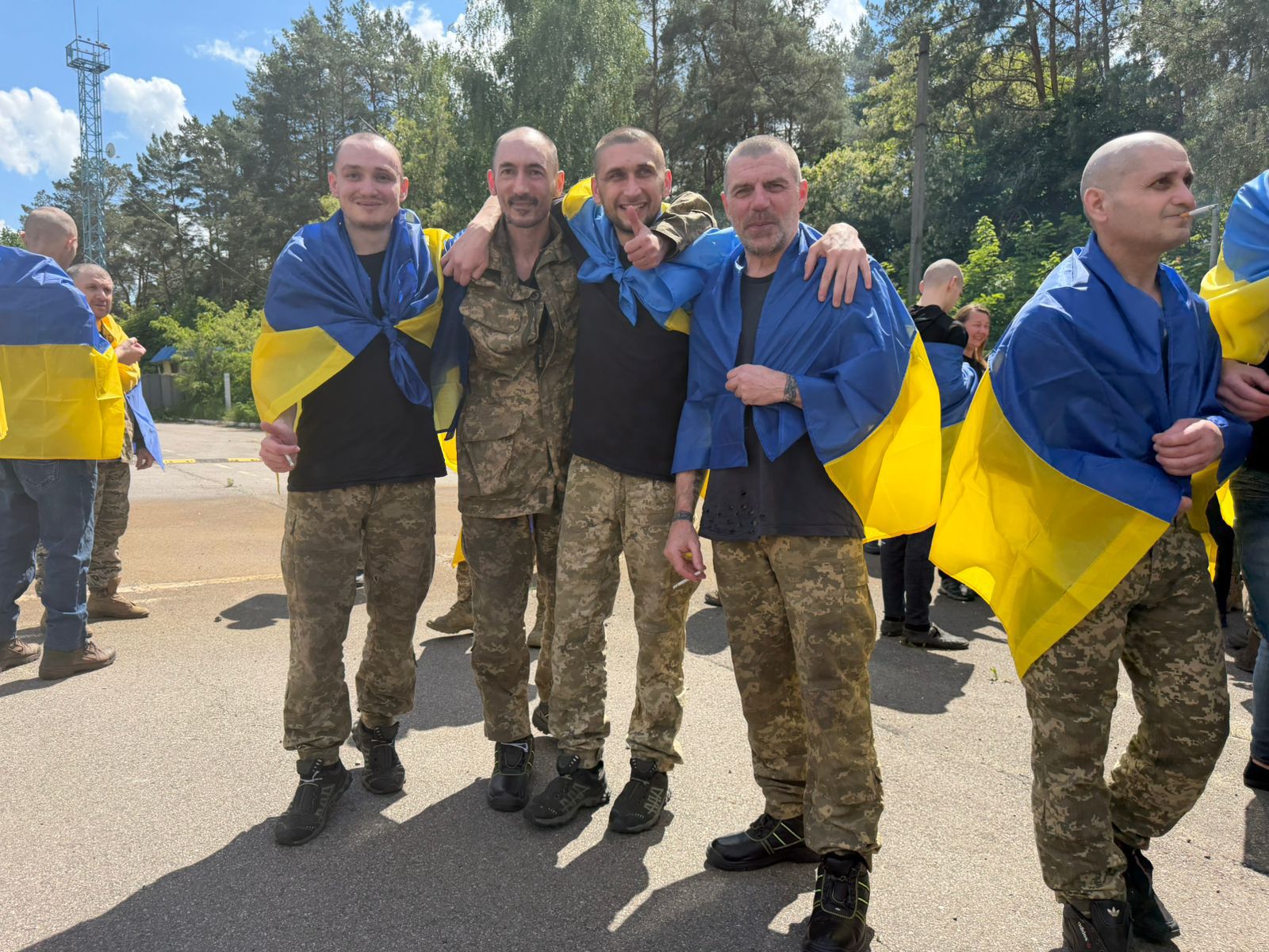 185 українських захисників сьогодні повертаються додому з російської неволі – Володимир Зеленський